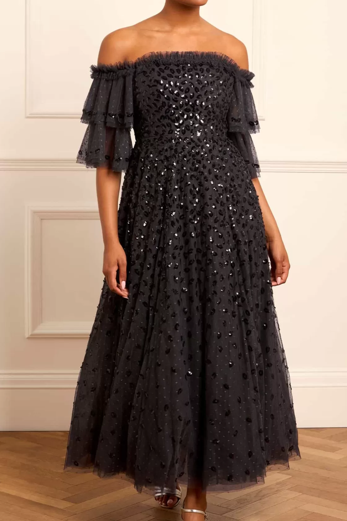 Needle & Thread Suknie Wieczorowe | Ozdobne Sukienki-Autumn Leaves Off-Shoulder Ankle Gown Black