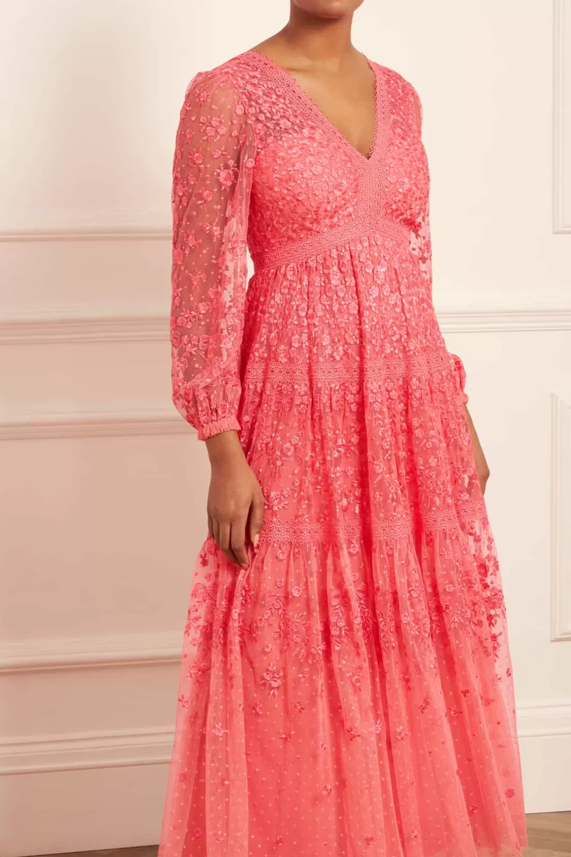 Needle & Thread Plus Size | Sukienki Haftowane-Celestia Ribbon Ankle Gown Pink