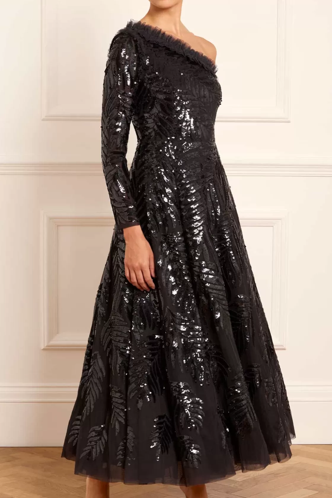 Needle & Thread Suknie Wieczorowe | Ozdobne Sukienki-Feather Sequin One-Shoulder Ankle Gown Black