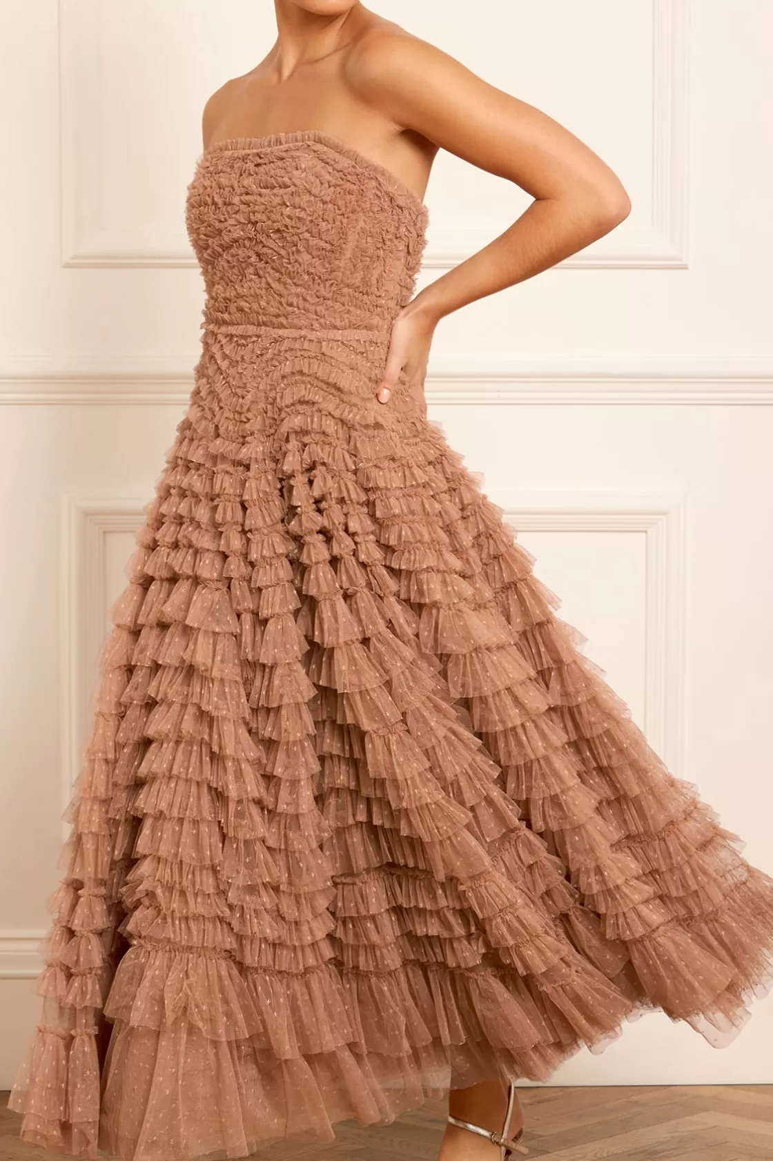 Needle & Thread Suknie Wieczorowe | Odpowiedzialnie Pozyskiwane-Hattie Ruffle Strapless Ankle Gown Brown