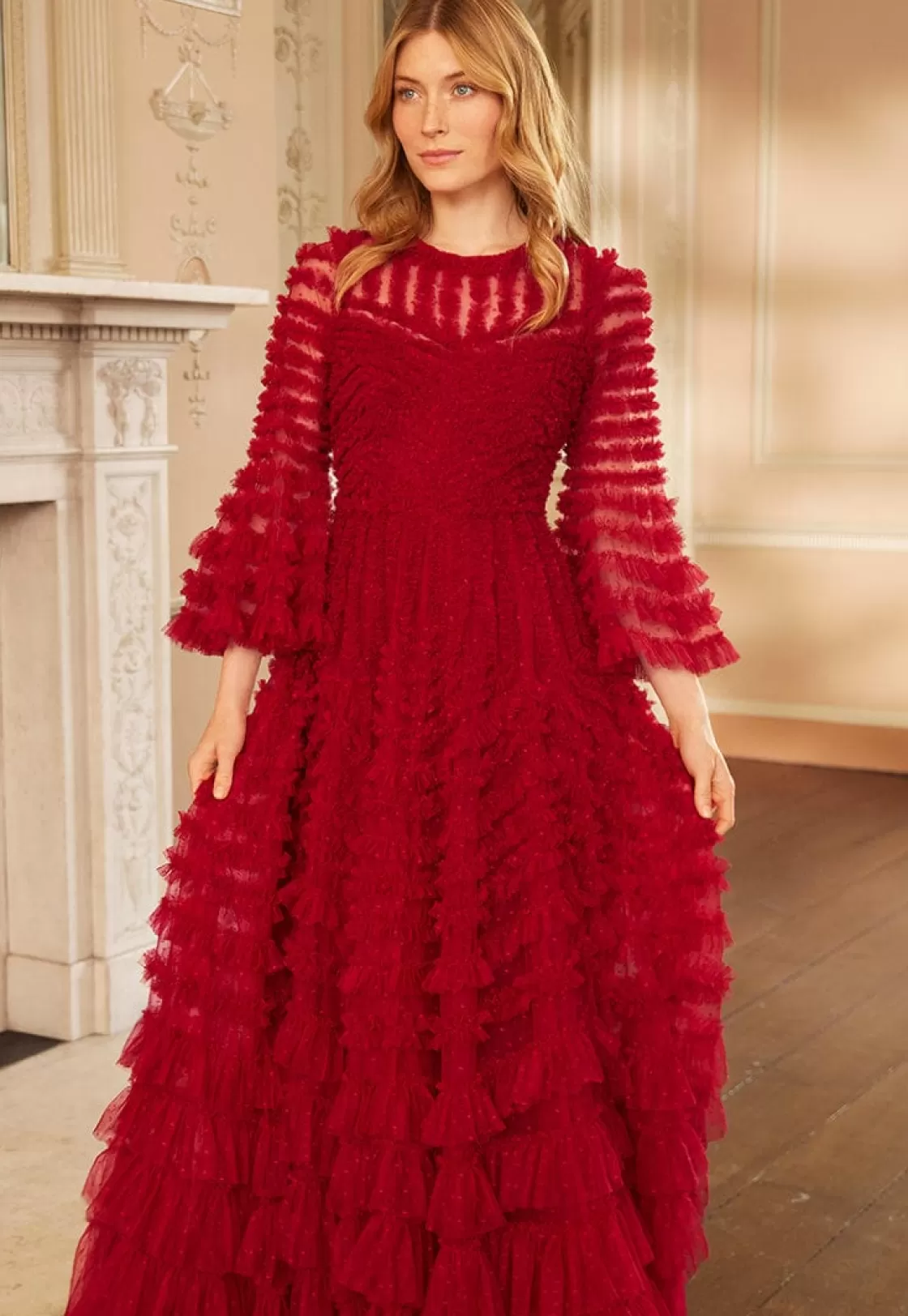 Needle & Thread Mamusia I Ja | Suknie Wieczorowe-La Vie En Rose Round Neck Gown Red