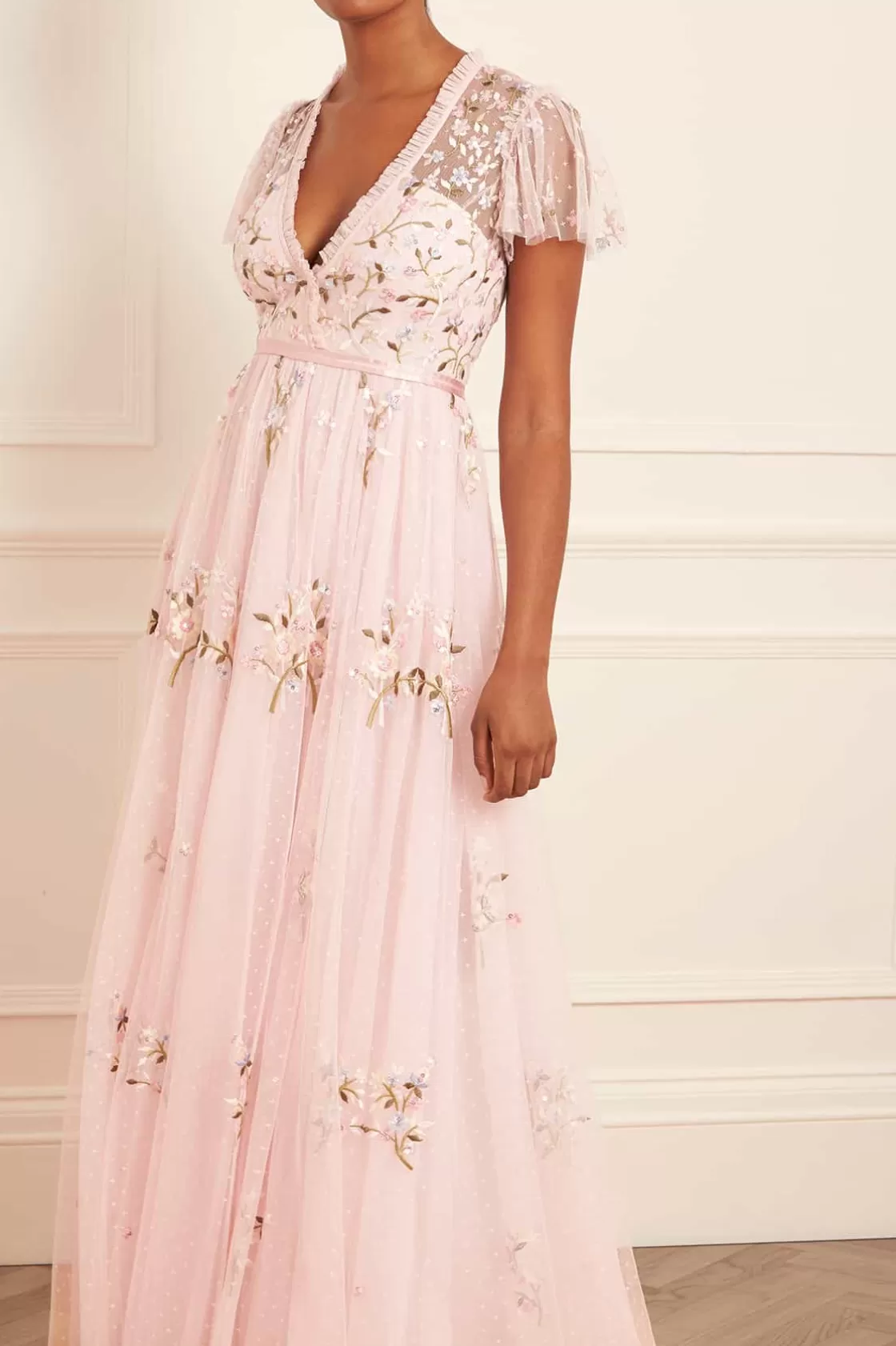 Needle & Thread Bridesmaid | Sukienki Haftowane-Petunia Cap Sleeve Gown Pink