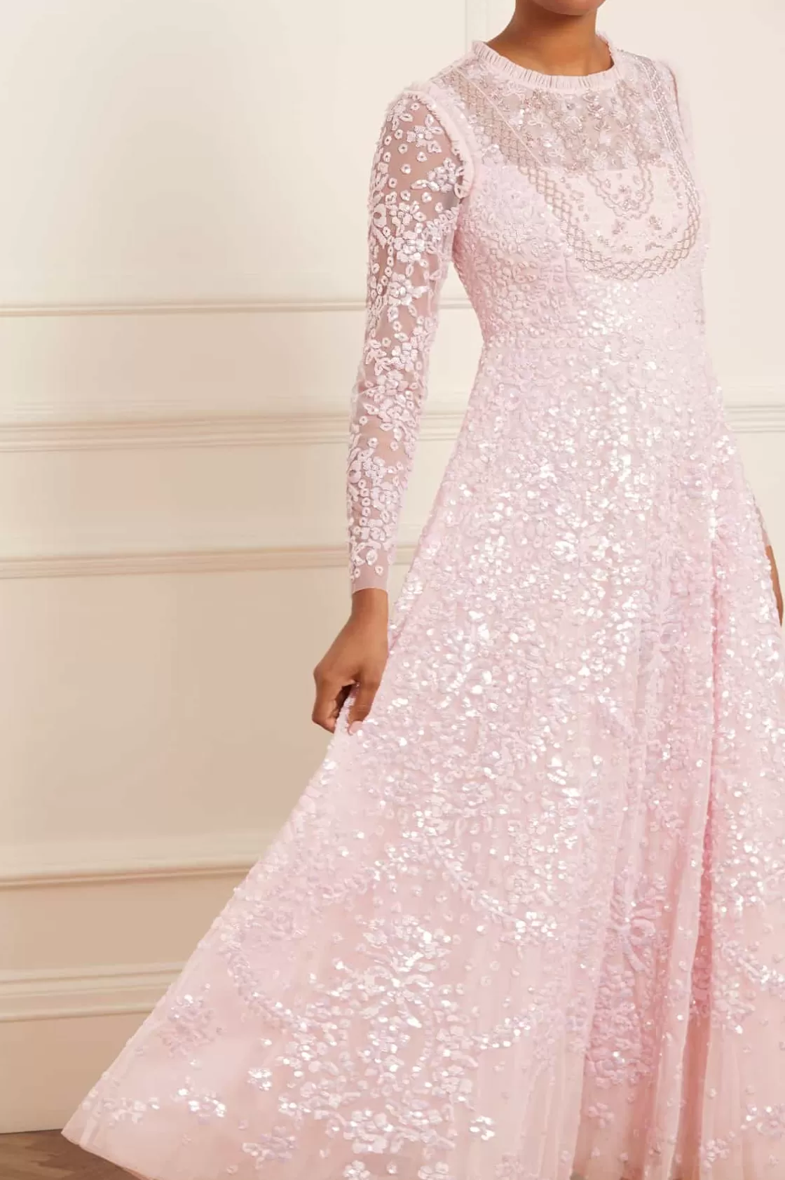 Needle & Thread Plus Size | Suknie Wieczorowe-Victorian Wreath Gloss Long Sleeve Gown Pink